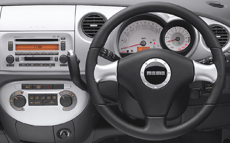 DAIHATSU MOVE LATTE