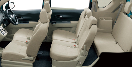 DAIHATSU BOON LUMINAS