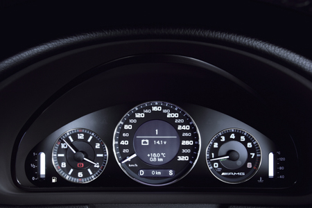 MERCEDES BENZ E CLASS