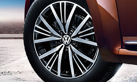 VOLKSWAGEN THE BEETLE