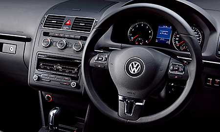 VOLKSWAGEN GOLF TOURAN