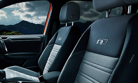 VOLKSWAGEN GOLF TOURAN