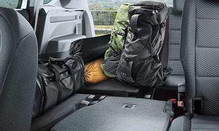 VOLKSWAGEN GOLF TOURAN