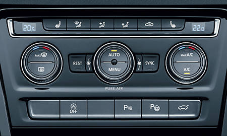 VOLKSWAGEN GOLF TOURAN