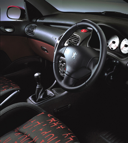 PEUGEOT 206