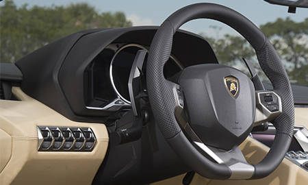 LAMBORGHINI AVENTADOR