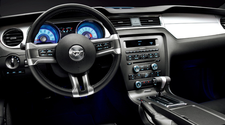 FORD MUSTANG