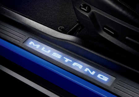 FORD MUSTANG