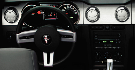FORD MUSTANG