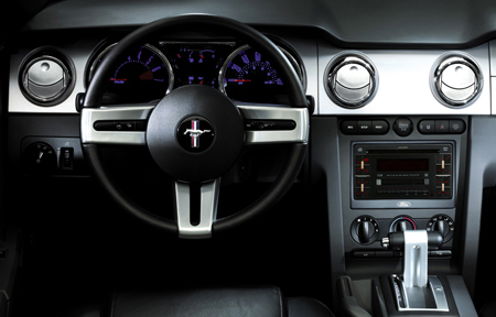 FORD MUSTANG