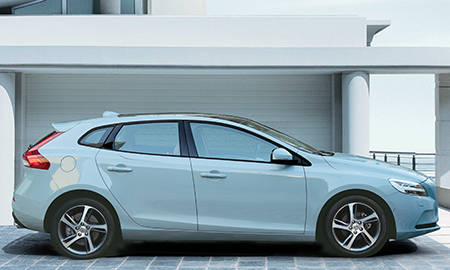 VOLVO V40 T3 AMAZON BLUE EDITION