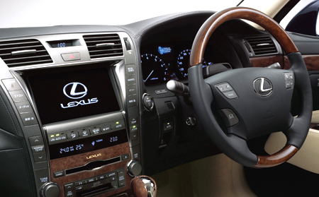 LEXUS LS600H VERSION S