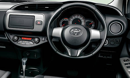 TOYOTA VITZ U