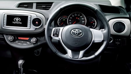 TOYOTA VITZ U