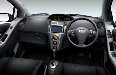 TOYOTA VITZ U