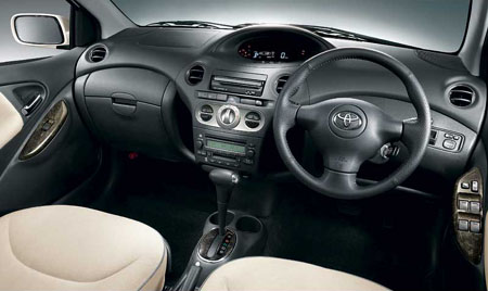 TOYOTA VITZ CLAVIA