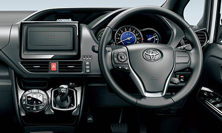 TOYOTA VOXY HYBRID ZS