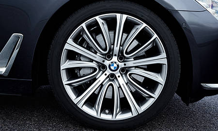 BMW 7 SERIES 740i M SPORT