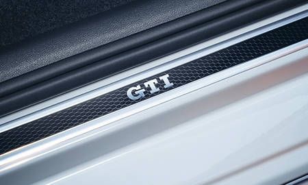 VOLKSWAGEN UP ! GTI