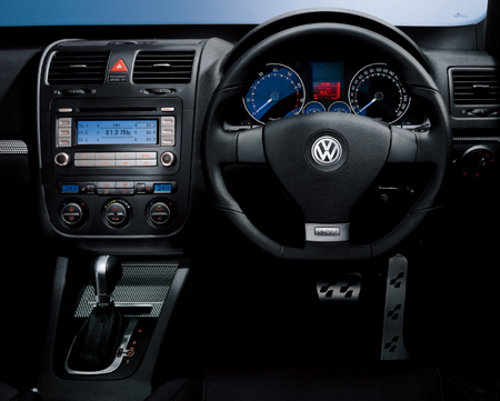 VOLKSWAGEN GOLF R32