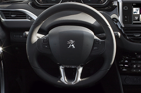 PEUGEOT 208 PREMIUM