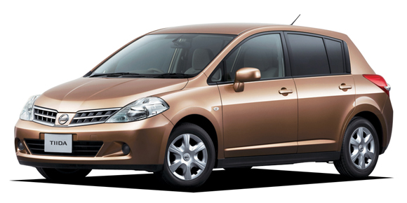 NISSAN TIIDA